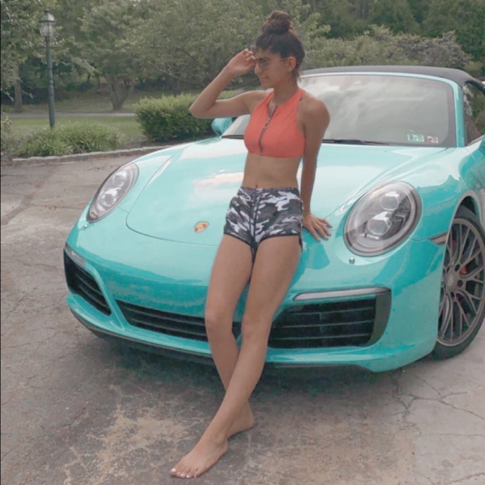 Meet your Posher, Hannah